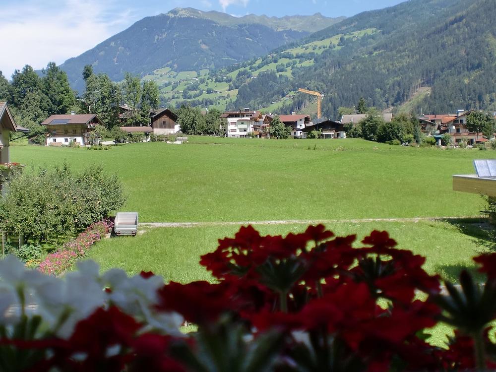 First Mountain Hotel Zillertal Aschau Im Zillertal ภายนอก รูปภาพ