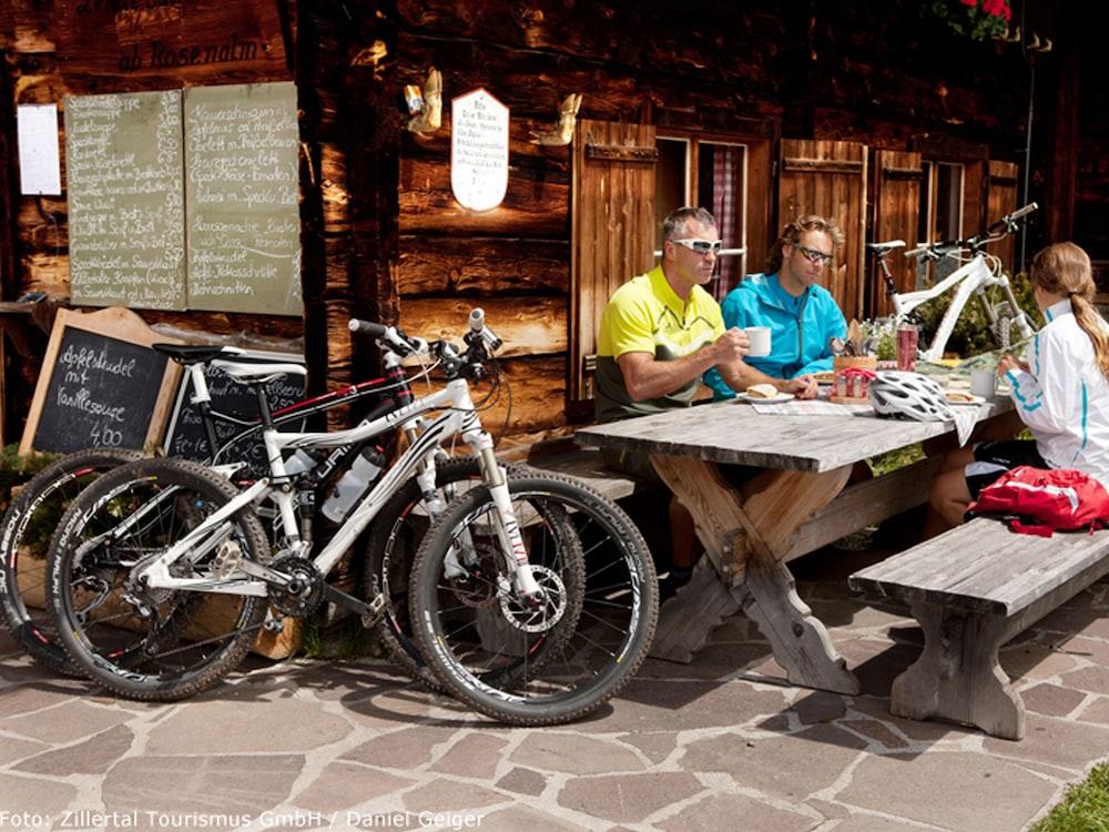 First Mountain Hotel Zillertal Aschau Im Zillertal ภายนอก รูปภาพ