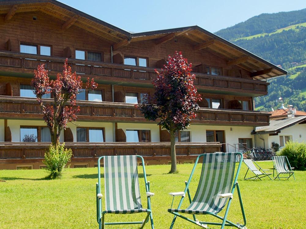 First Mountain Hotel Zillertal Aschau Im Zillertal ภายนอก รูปภาพ