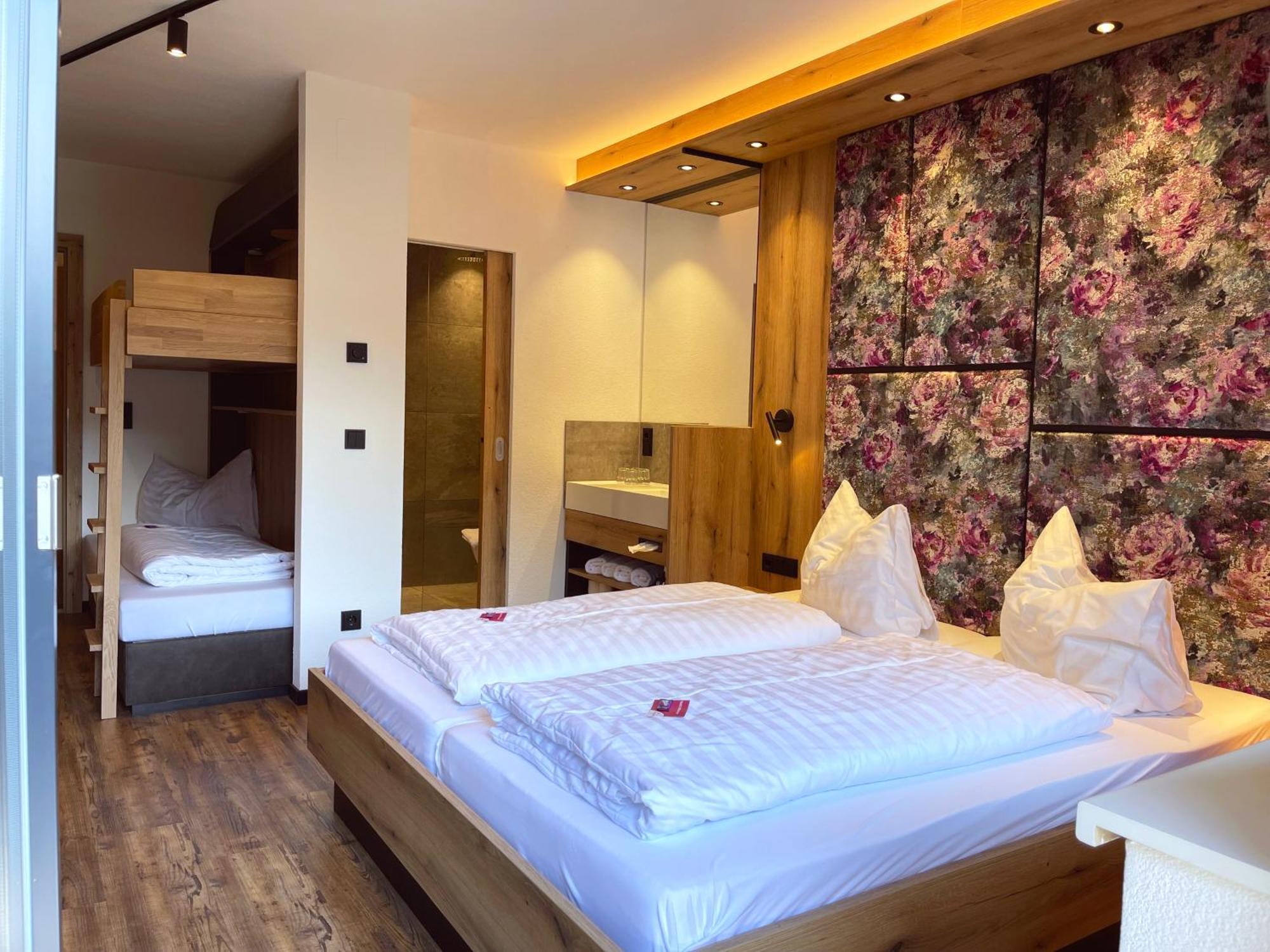 First Mountain Hotel Zillertal Aschau Im Zillertal ภายนอก รูปภาพ