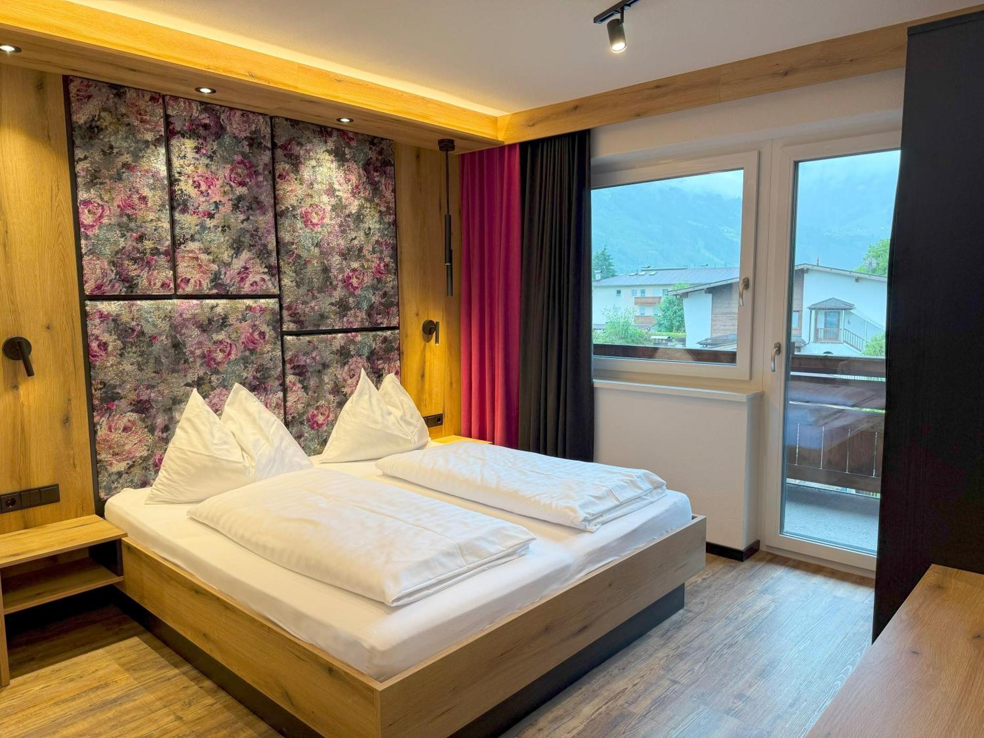 First Mountain Hotel Zillertal Aschau Im Zillertal ภายนอก รูปภาพ