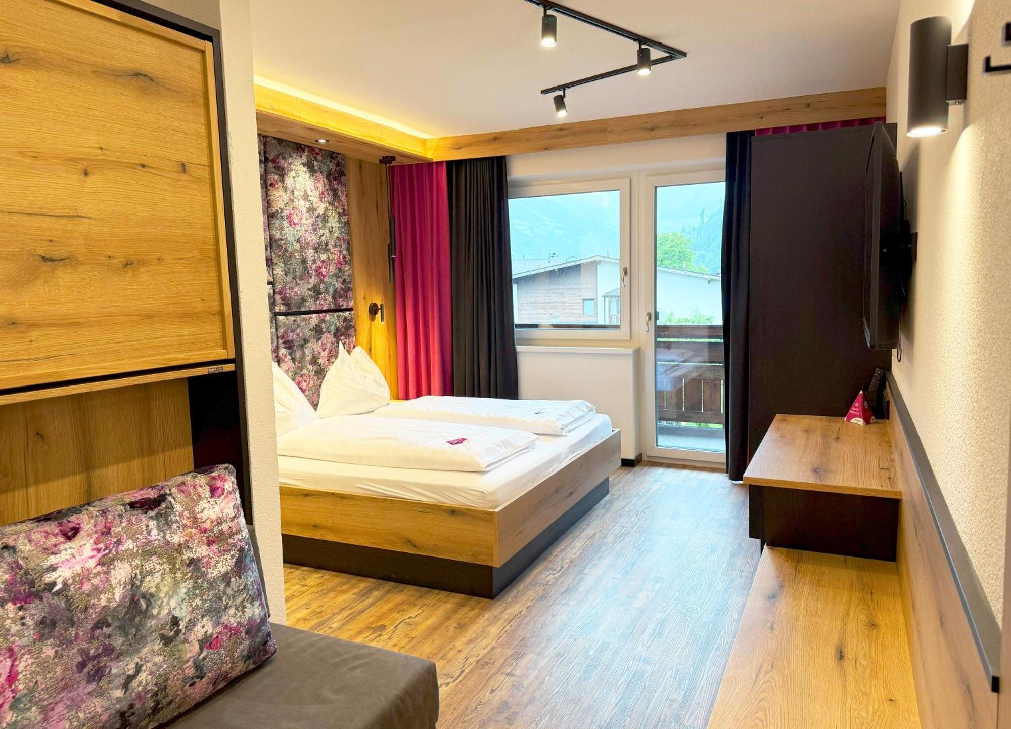 First Mountain Hotel Zillertal Aschau Im Zillertal ภายนอก รูปภาพ