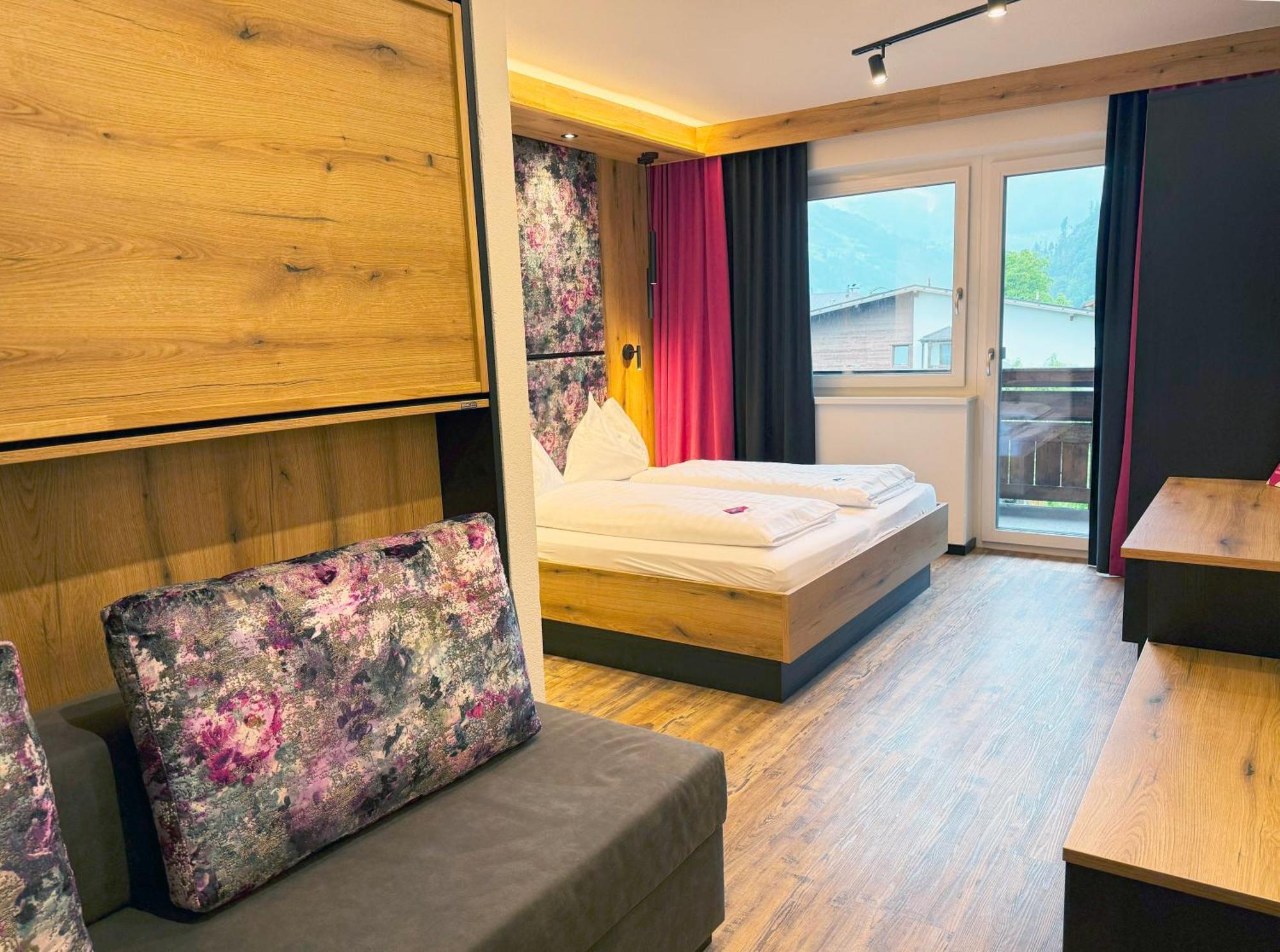 First Mountain Hotel Zillertal Aschau Im Zillertal ภายนอก รูปภาพ